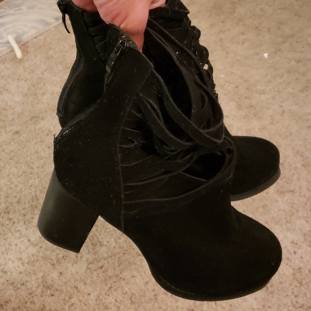Super cute torrid faux suede booties
